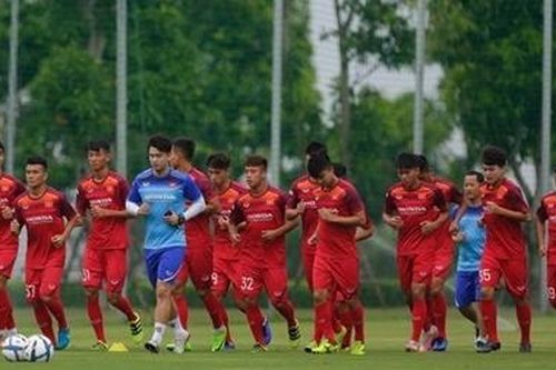 U22 Việt Nam và thử thách trên mặt cỏ nhân tạo