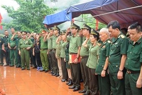 Dâng hương tưởng niệm các Anh hùng, Liệt sỹ tại Hà Giang