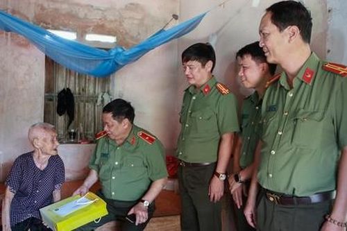 Học viện An ninh nhân dân tri ân Mẹ Việt Nam Anh hùng