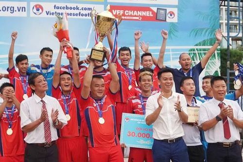 Băng ghi âm hé lộ nghi vấn xin điểm ở giải bóng đá bãi biển