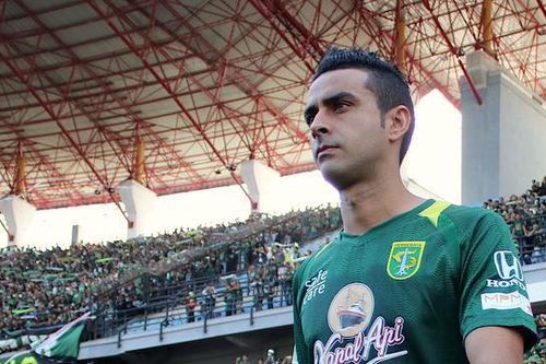 Đấu Việt Nam, tuyển Indonesia nhập tịch cho trung vệ Brazil