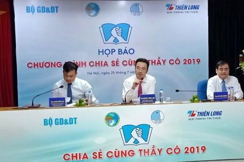 Sẽ tuyên dương 63 nhà giáo trong chương trình 'Chia sẻ cùng thầy cô' 2019