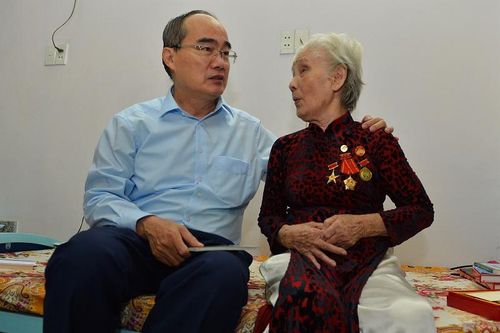 TP Hồ Chí Minh: Bí thư Nguyễn Thiện Nhân thăm các gia đình chính sách