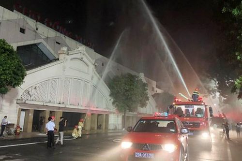 Hà Nội: Khống chế nhanh đám cháy giả định ở chợ Đồng Xuân