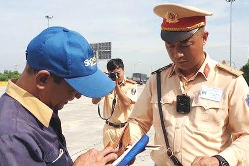Tổng kiểm soát phương tiện trên tuyến QL1A đoạn Thanh Hóa - Quảng Ngãi: Phát hiện 15 lái xe dương tính với ma túy