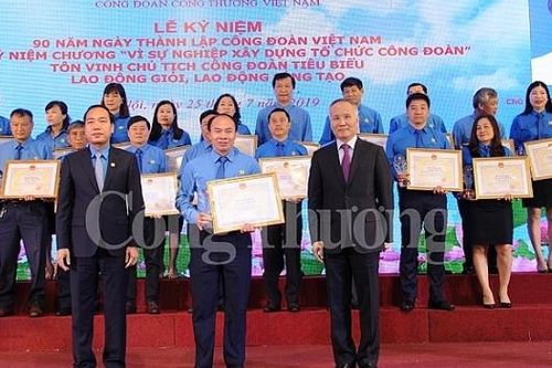 Hoạt động công đoàn: Hướng mạnh về cơ sở, bảo đảm quyền và lợi ích chính đáng, hợp pháp cho người lao động
