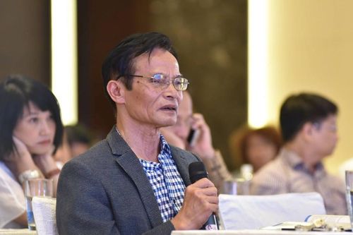 Đường vào châu Âu lắm gian nan