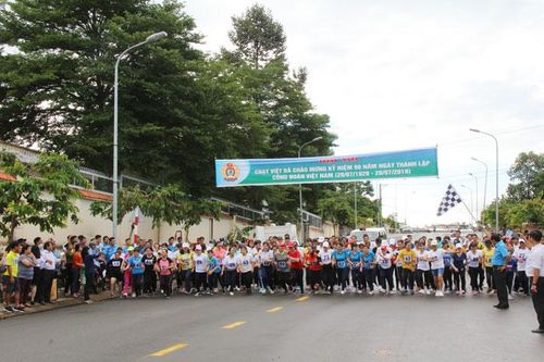 Hội thi chạy việt dã kỷ niệm 90 năm Ngày thành lập Công đoàn Việt Nam