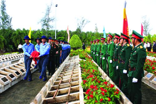 Theo chân những người đi tìm đồng đội