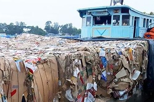 'Nóng' tình trạng buôn lậu phế liệu ở biên giới Tây Nam