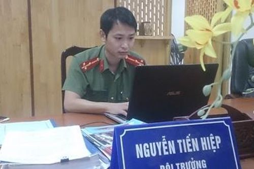 Người cán bộ được dân bản tin yêu