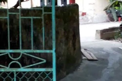 Bố tâm thần đánh 2 con nguy kịch