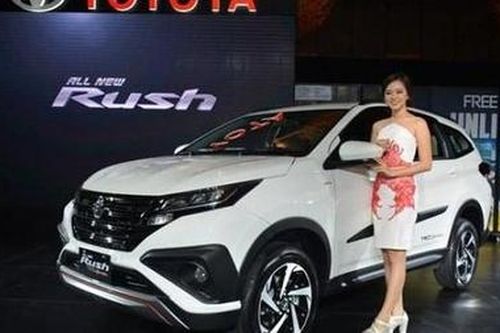 Túi khí trên Toyota Rush có thể bung nếu... gặp ổ gà