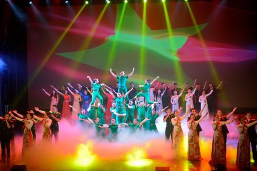 Khai mạc Liên hoan nghệ thuật với chủ đề 'Bài ca nâng bước quân hành'