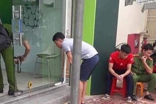 Tên cướp nổ súng vào bảo vệ ngân hàng rồi tẩu thoát