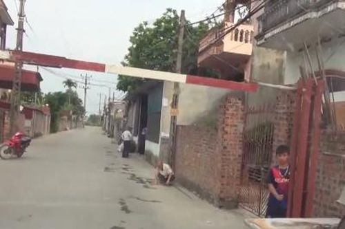 Dân tự lập trạm 'BOT' thu tiền xe vào thôn ở Hải Dương