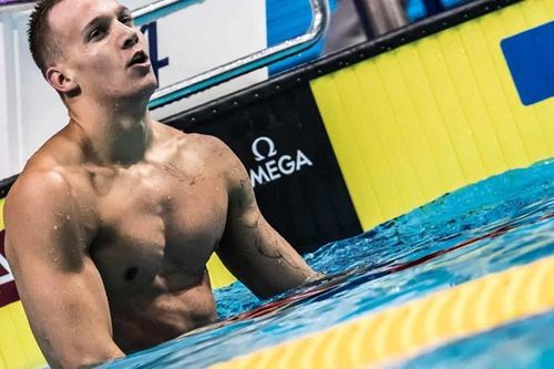 Kình ngư Mỹ phá kỷ lục 100 m bướm của Michael Phelps