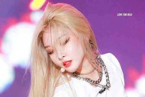 Nữ hoàng solo mới của Kpop gây chú ý với nhan sắc và thần thái nổi bật