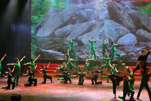 Gần 500 diễn viên tham dự Liên hoan Nghệ thuật quần chúng LLVT