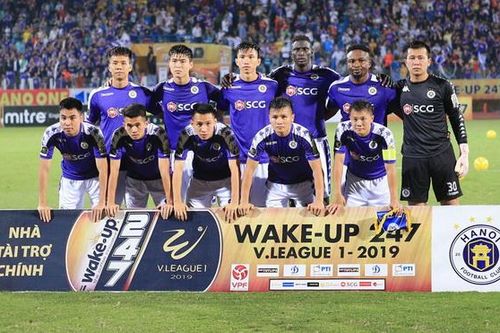 TP.HCM cầm hòa Hà Nội FC trong trận cầu 2 thẻ đỏ