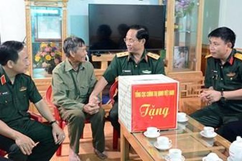 Các đơn vị thăm, tặng quà gia đình chính sách trên địa bàn tỉnh Điện Biên