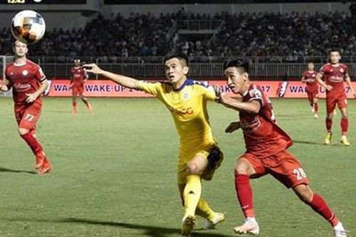 Hà Nội FC đánh rơi cơ hội dẫn đầu V.League ở những phút bù giờ