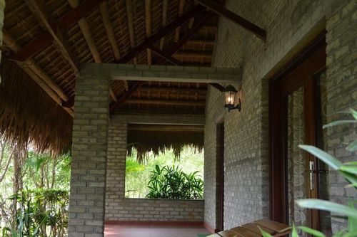'Em là ô sin cao cấp, được ăn được ngủ với chủ, sướng nhất em đấy!'