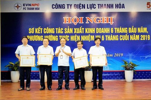 Công ty Điện lực Thanh Hóa là đơn vị xuất sắc trong phong trào thi đua năm 2018