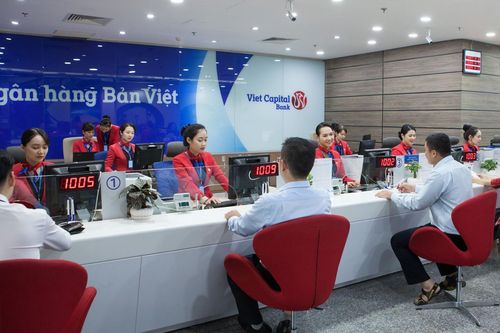 Ngân hàng Bản Việt báo lợi nhuận 6 tháng sụt giảm 18%