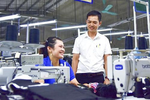Một cán bộ công đoàn hết lòng vì lợi ích người lao động