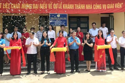 Khánh thành nhà công vụ Trường THPT Hà Lang