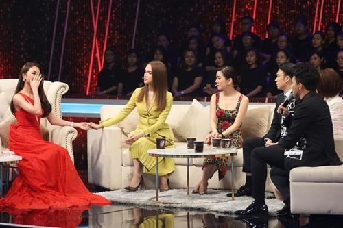Tường Linh The Face khóc thú nhận yêu đàn ông có vợ trên truyền hình