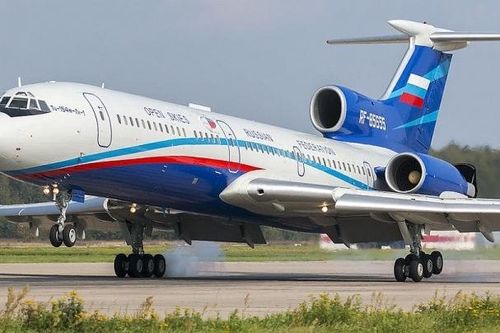Máy bay trinh sát Nga thanh sát bầu trời Canada