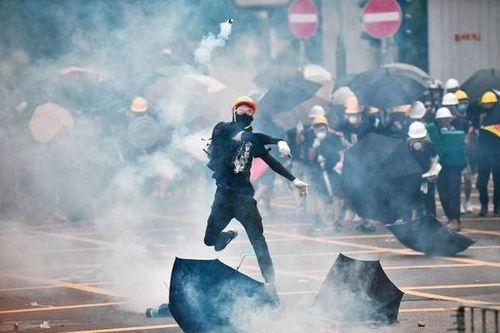Người biểu tình và cảnh sát trước nguy cơ đối đầu mới tại Hong Kong (Trung Quốc)