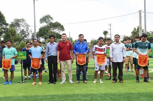 Khai mạc Giải bóng đá Futsal Cup Lê Giang