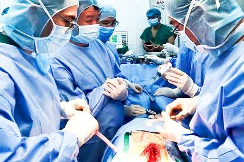 Ngành Y tế: Nỗ lực chăm sóc sức khỏe người dân