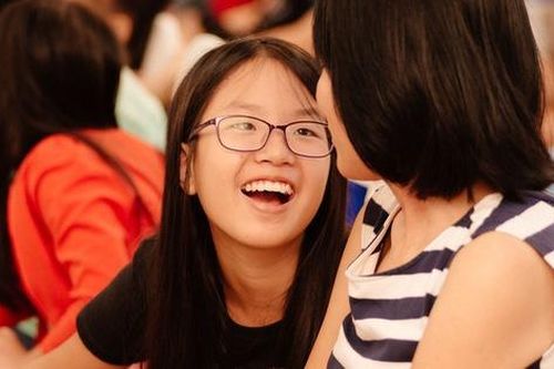 Trẻ quen với điểm 10, ra ngoài làm gì cũng dễ... nản