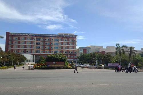 Cứu sống cháu bé 3 tuổi nguy kịch vì uống nhầm xăng