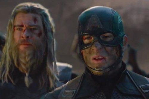 Marvel đăng video các siêu anh hùng quỳ gối tri ân Iron Man