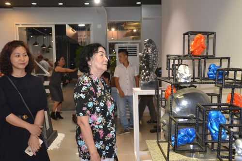 Các tác phẩm điêu khắc đã mang nhiều hơi thở cuộc sống đương đại