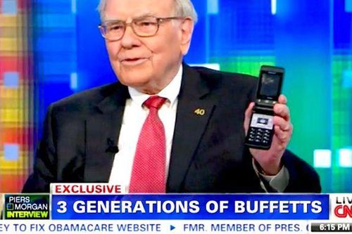 Thuộc nhóm giàu nhất thế giới, Warren Buffett chỉ dùng điện thoại cổ giá 20 USD