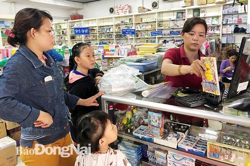 Thị trường sách, đồ dùng học tập: Nhộn nhịp mua sắm, giá không tăng