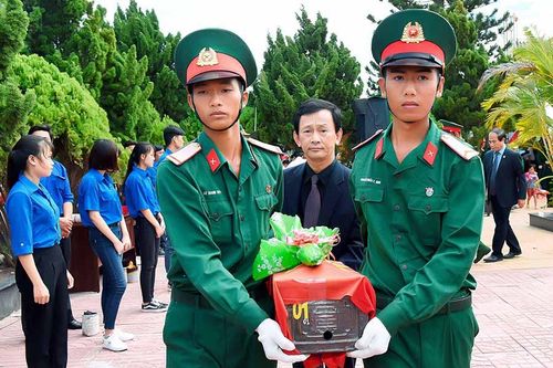 Truy điệu, an táng hài cốt liệt sĩ tại An Khê: Thiêng liêng ngày về