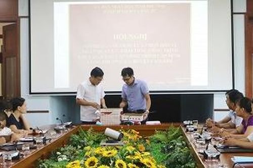 Mở thầu gói thầu lựa chọn đơn vị nhận quản lý, khai thác công trình: Cải tạo, nâng cấp công trình cấp nước vùng Phương Xá, huyện Cẩm Khê