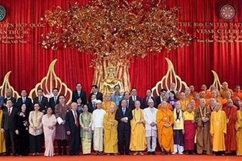 Kẻ bị truy nã 'đi lạc' vào hội nghị về thăng tiến tự do tôn giáo
