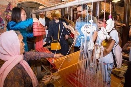 Gần 100 nghệ nhân nổi tiếng tham gia Festival văn hóa tơ lụa, thổ cẩm Việt Nam
