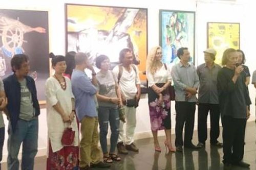 'Kết Nối' - Triển lãm ấn tượng của nhóm họa sĩ 3 miền