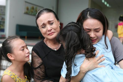 Hồng Diễm trở thành cô vợ bị bạo hành trong 'Hoa hồng trên ngực trái'