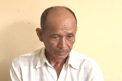 Đưa con đến trường rồi dâm ô với bé gái 10 tuổi