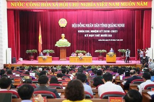 Lần đầu tiên HĐND tỉnh Quảng Ninh họp 'không giấy tờ'